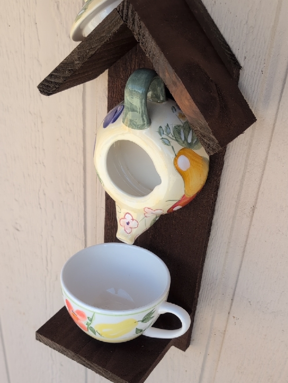 Rustic Wooden Handmade Teapot Bird Feeder Fruit And Flowers - Picture 6 of 16